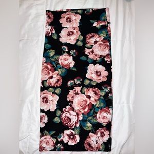 Stretchy pencil skirt